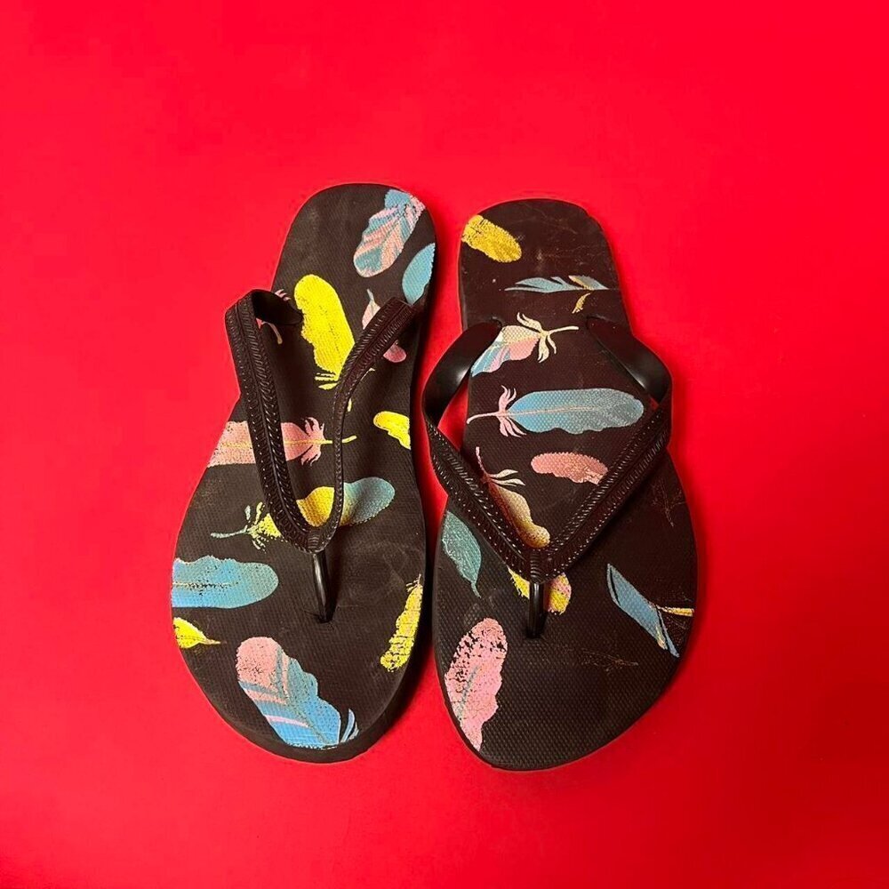 Feather printed flip flop sandals 💙🖤​​​​​​